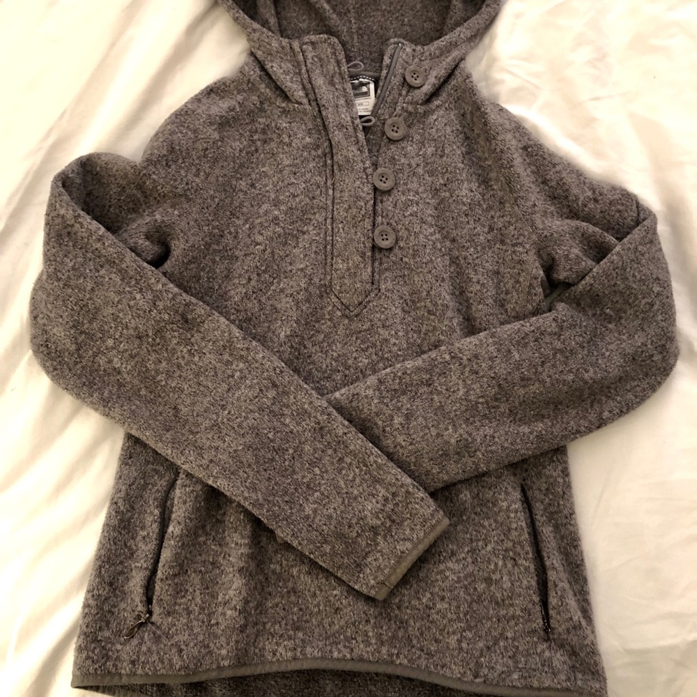 North Face heathered grey hooded sweatshirt